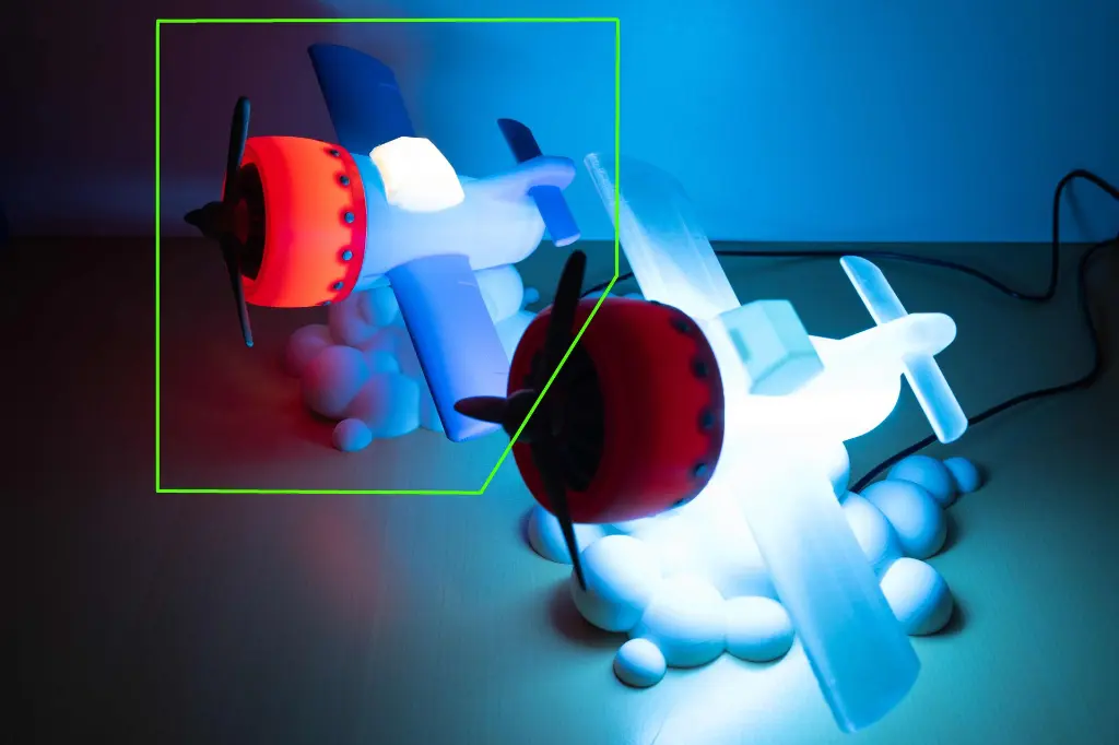 g avion bleu et translucide de coté sombre alimenté.webp