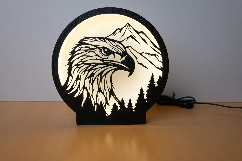 lampe aigle montage foret 3.webp